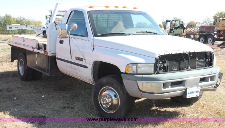 image for item H4165 1999 Dodge Ram 3500 flatbed truck