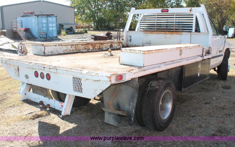 image for item H4165 1999 Dodge Ram 3500 flatbed truck