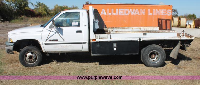 image for item H4165 1999 Dodge Ram 3500 flatbed truck