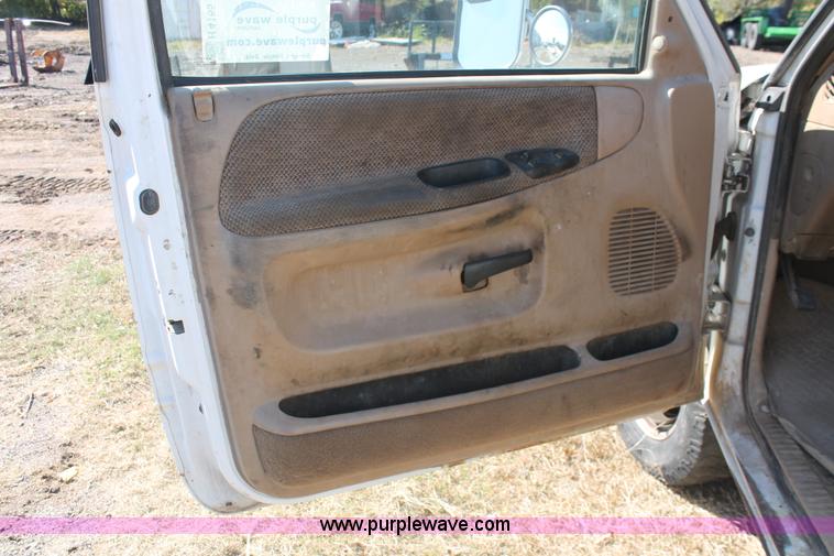 image for item H4165 1999 Dodge Ram 3500 flatbed truck