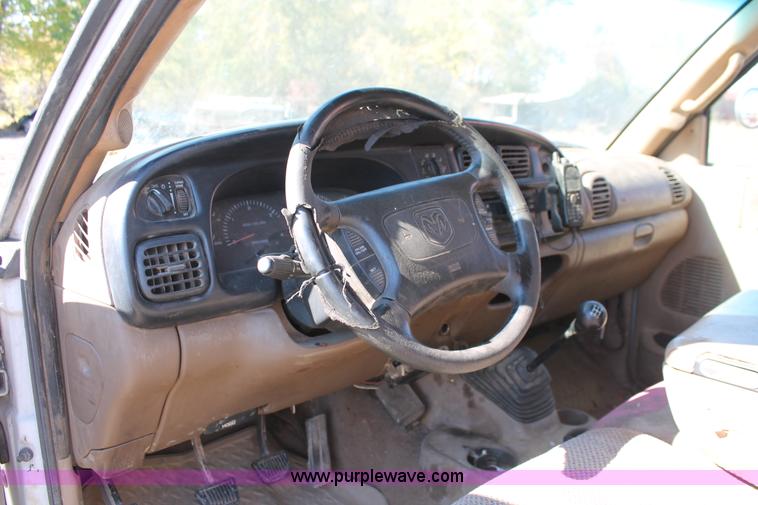 image for item H4165 1999 Dodge Ram 3500 flatbed truck