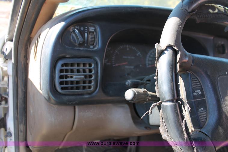 image for item H4165 1999 Dodge Ram 3500 flatbed truck