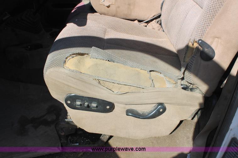 image for item H4165 1999 Dodge Ram 3500 flatbed truck