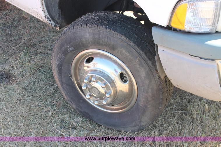 image for item H4165 1999 Dodge Ram 3500 flatbed truck