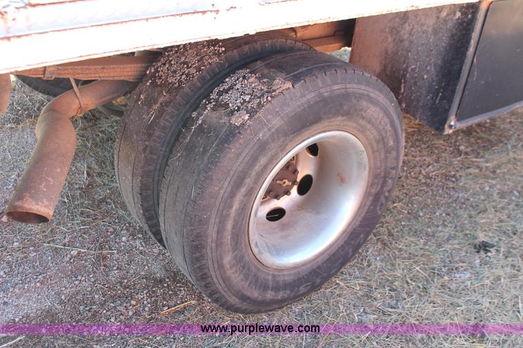 image for item H4165 1999 Dodge Ram 3500 flatbed truck