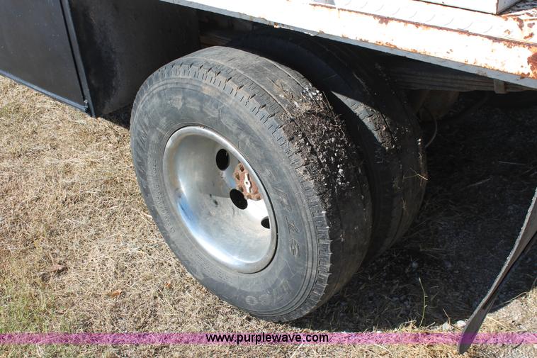 image for item H4165 1999 Dodge Ram 3500 flatbed truck