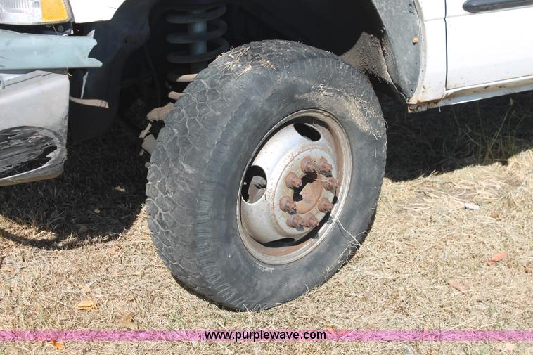 image for item H4165 1999 Dodge Ram 3500 flatbed truck