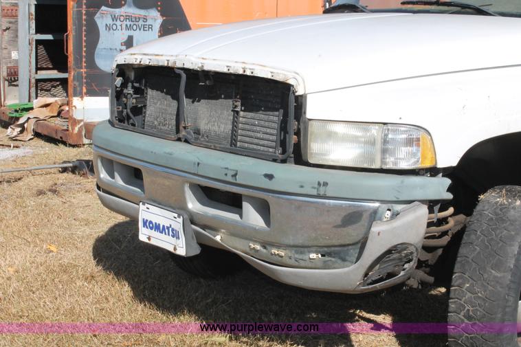 image for item H4165 1999 Dodge Ram 3500 flatbed truck