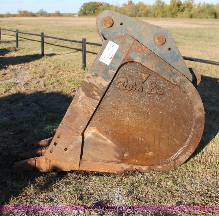 image for item H4173 Tooth Pro 28"W excavator bucket