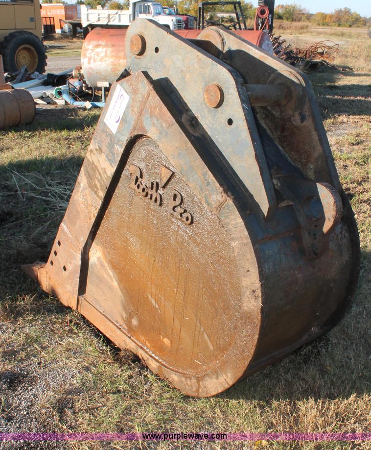 image for item H4173 Tooth Pro 28"W excavator bucket