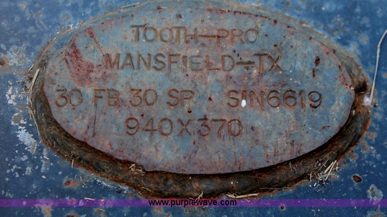 image for item H4173 Tooth Pro 28"W excavator bucket