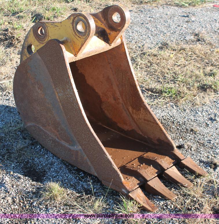 image for item H4174 2003 Woods 100235118 backhoe bucket