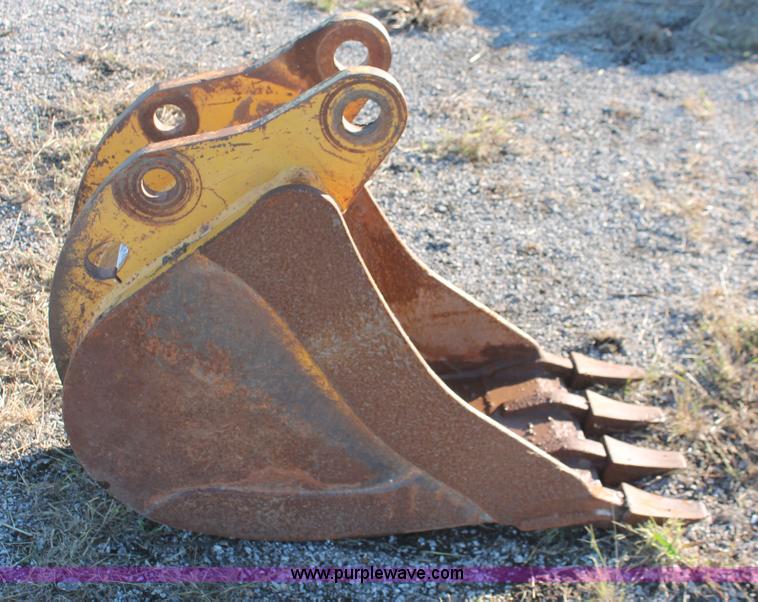 image for item H4174 2003 Woods 100235118 backhoe bucket