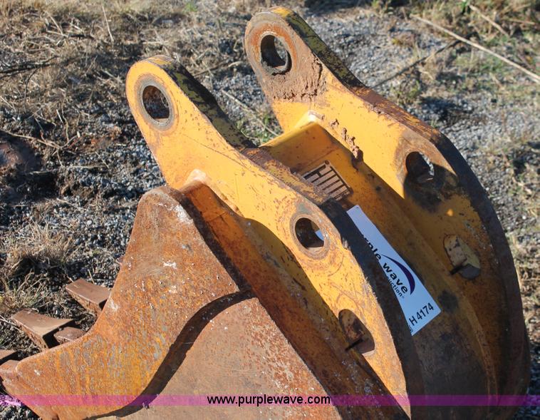 image for item H4174 2003 Woods 100235118 backhoe bucket