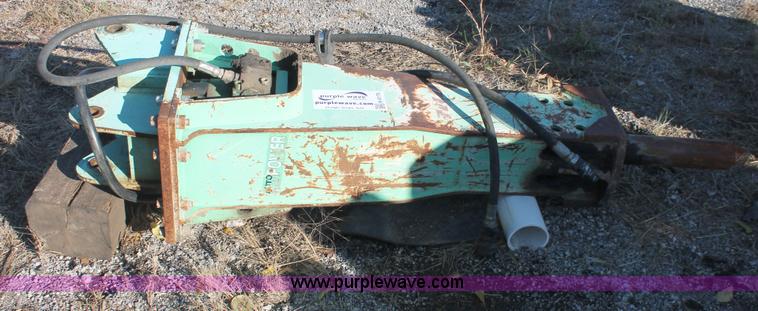 image for item H4175 2005 Tramac 300 hydraulic breaker