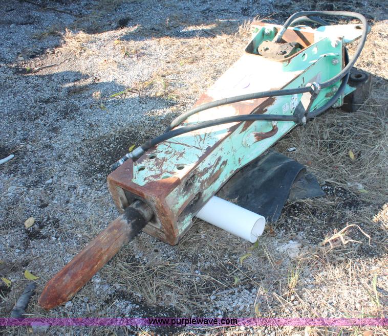 image for item H4175 2005 Tramac 300 hydraulic breaker