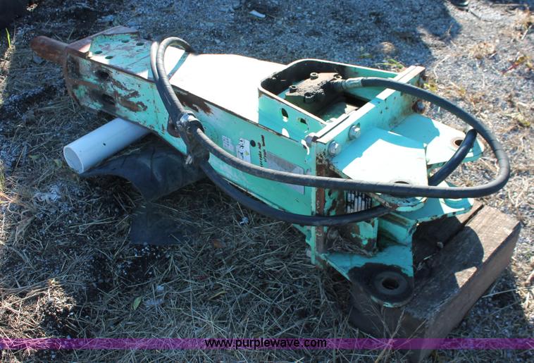 image for item H4175 2005 Tramac 300 hydraulic breaker