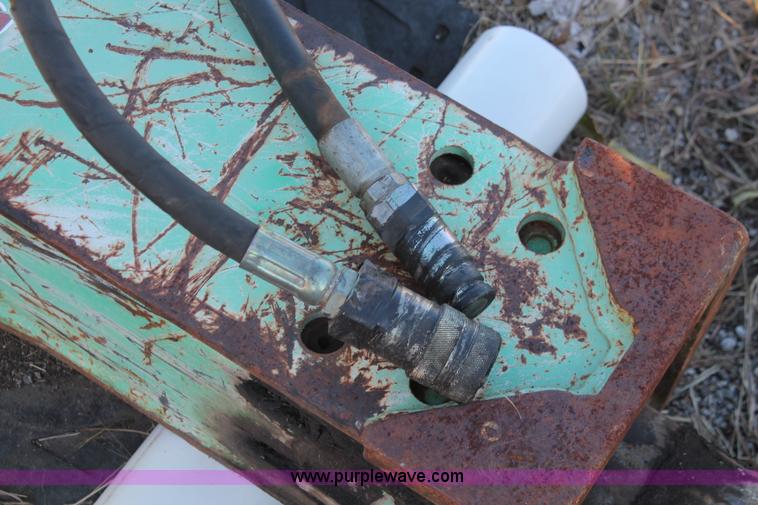 image for item H4175 2005 Tramac 300 hydraulic breaker