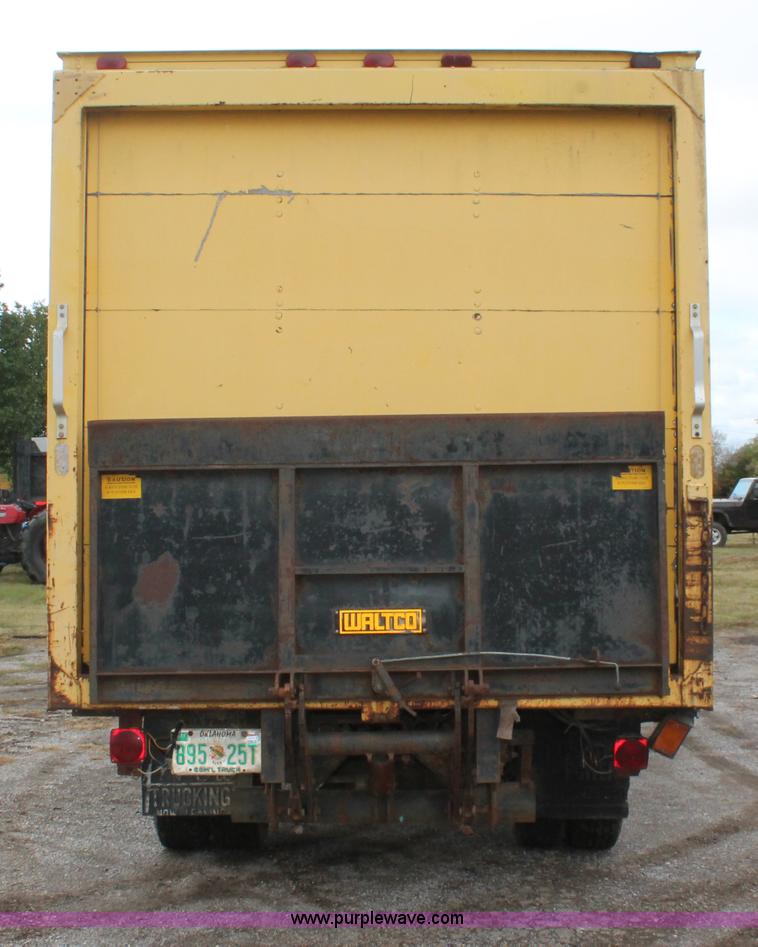 image for item H4176 1990 Isuzu NPR box truck