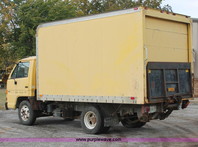 image for item H4176 1990 Isuzu NPR box truck