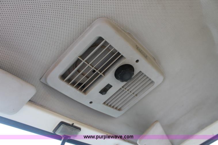 image for item H4176 1990 Isuzu NPR box truck