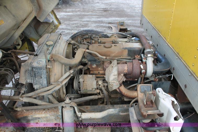 image for item H4176 1990 Isuzu NPR box truck