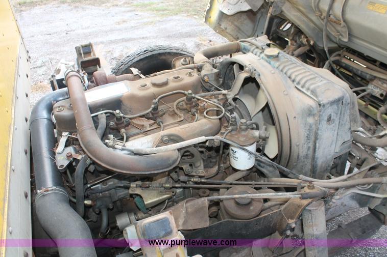 image for item H4176 1990 Isuzu NPR box truck