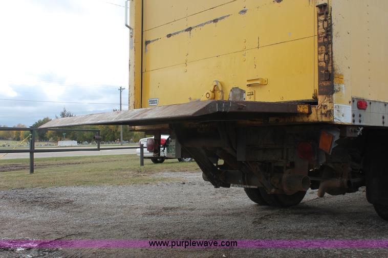 image for item H4176 1990 Isuzu NPR box truck