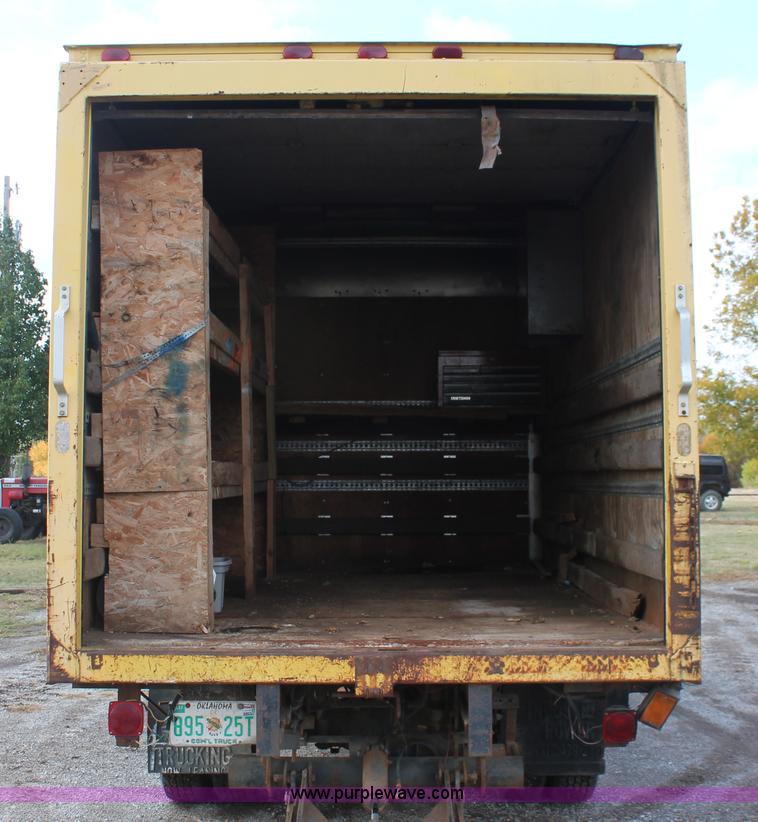 image for item H4176 1990 Isuzu NPR box truck