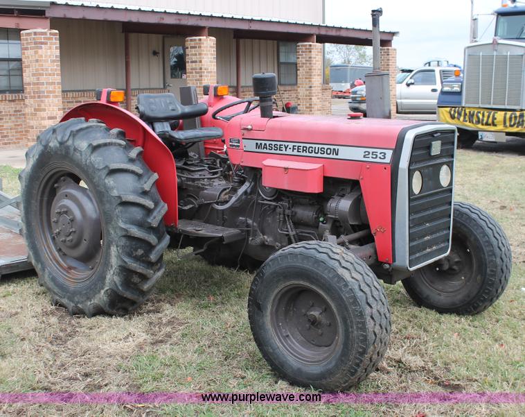 image for item H4178 1995 Massey-Ferguson 253 tractor