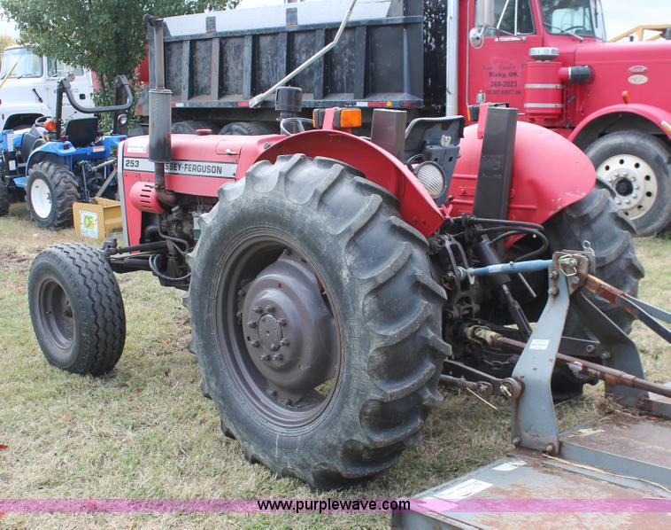 image for item H4178 1995 Massey-Ferguson 253 tractor
