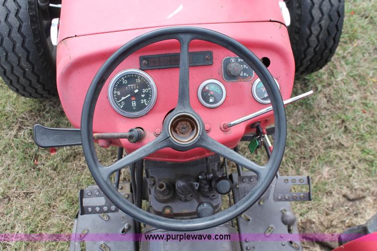 image for item H4178 1995 Massey-Ferguson 253 tractor