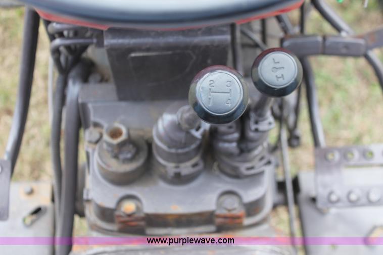 image for item H4178 1995 Massey-Ferguson 253 tractor