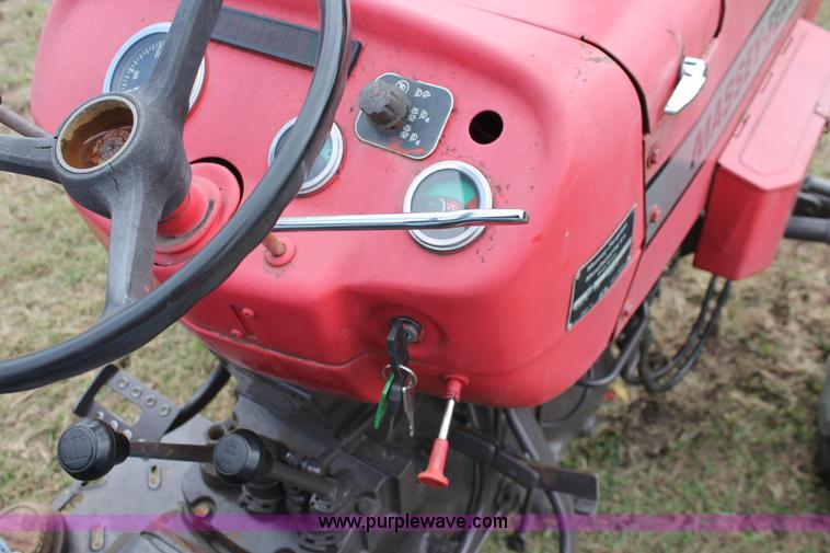 image for item H4178 1995 Massey-Ferguson 253 tractor