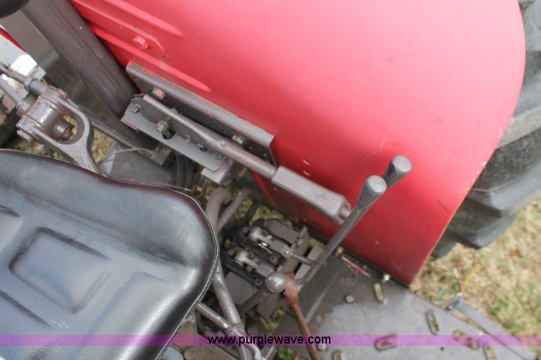 image for item H4178 1995 Massey-Ferguson 253 tractor