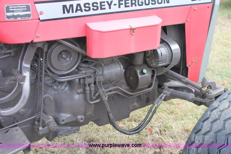 image for item H4178 1995 Massey-Ferguson 253 tractor