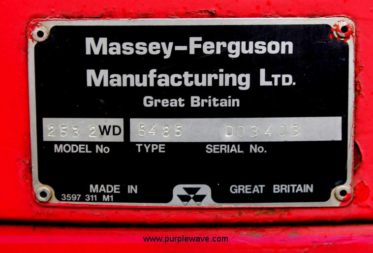 image for item H4178 1995 Massey-Ferguson 253 tractor