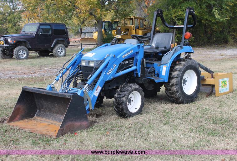 image for item H4179 New Holland TC18 tractor