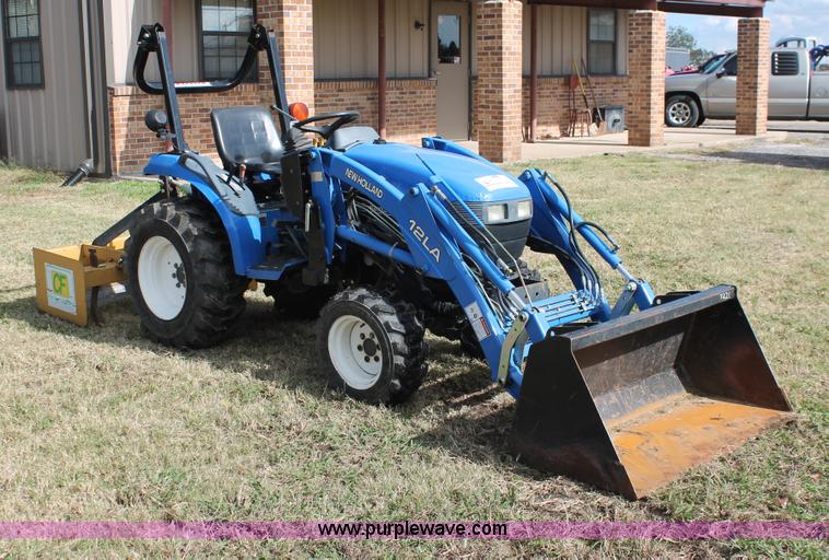 image for item H4179 New Holland TC18 tractor