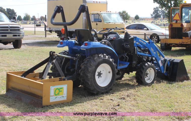 image for item H4179 New Holland TC18 tractor