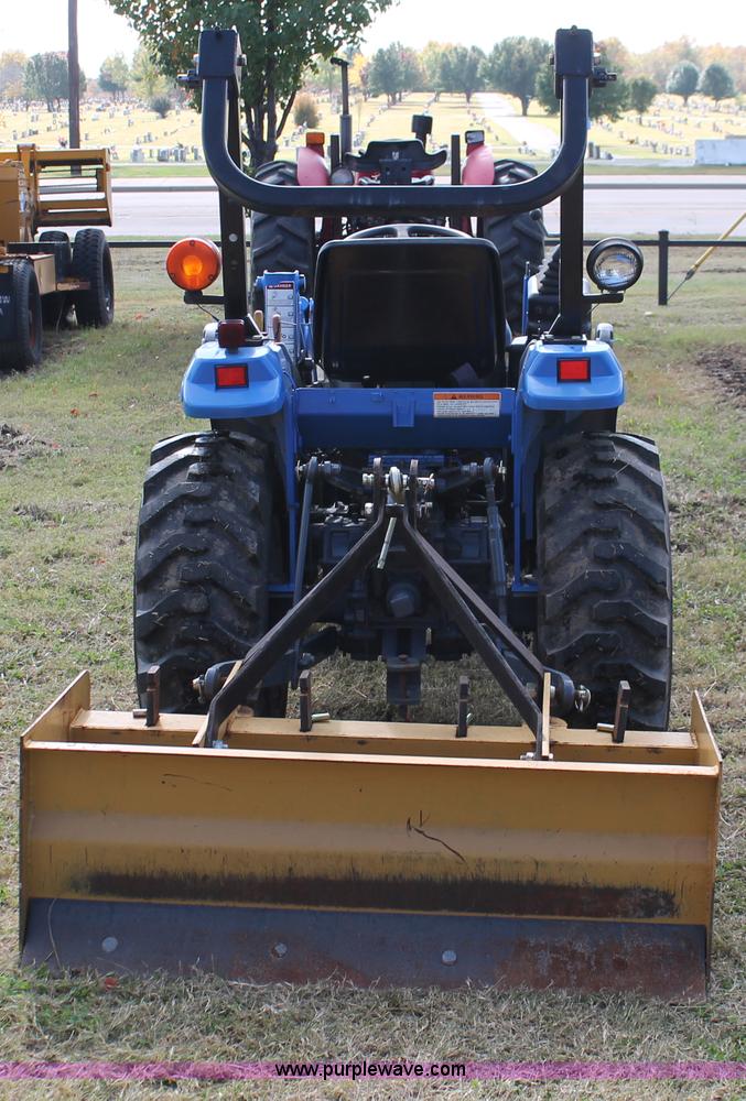 image for item H4179 New Holland TC18 tractor