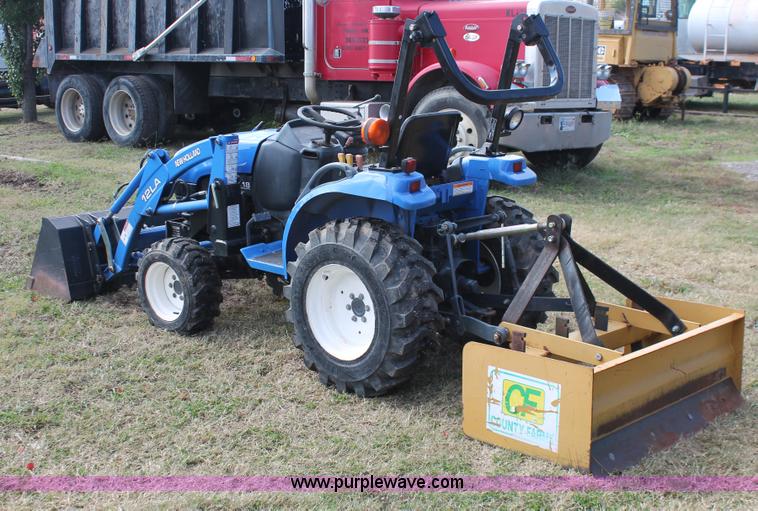 image for item H4179 New Holland TC18 tractor