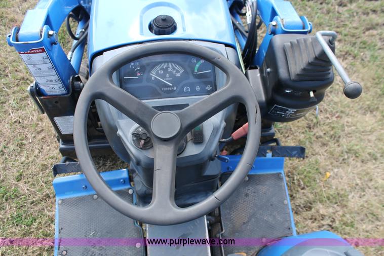 image for item H4179 New Holland TC18 tractor