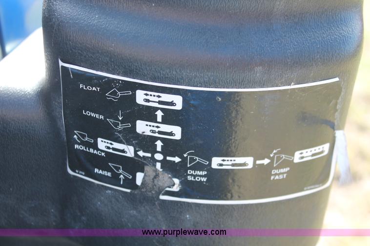 image for item H4179 New Holland TC18 tractor