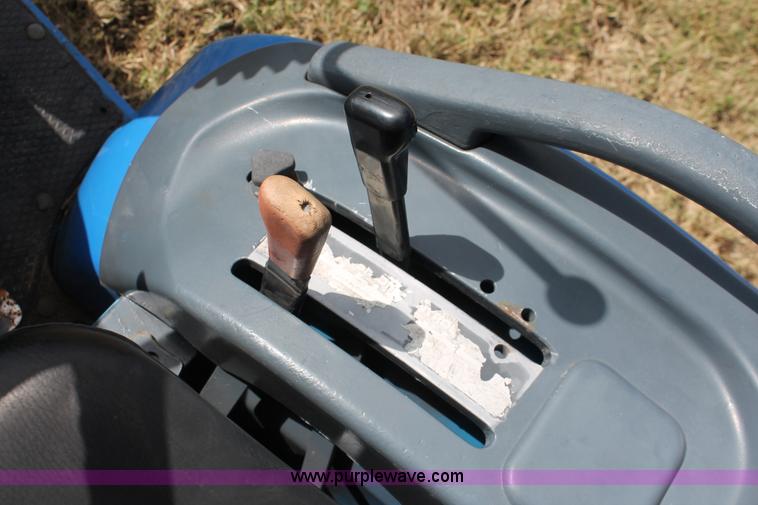 image for item H4179 New Holland TC18 tractor