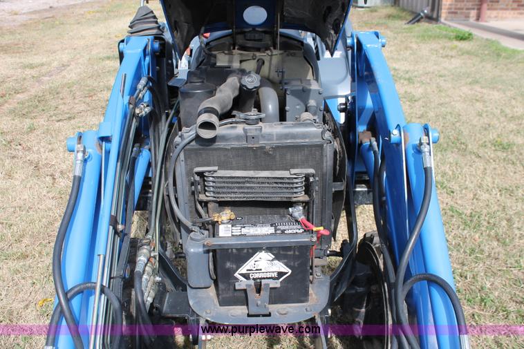 image for item H4179 New Holland TC18 tractor