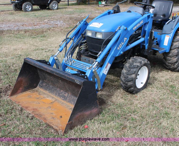 image for item H4179 New Holland TC18 tractor