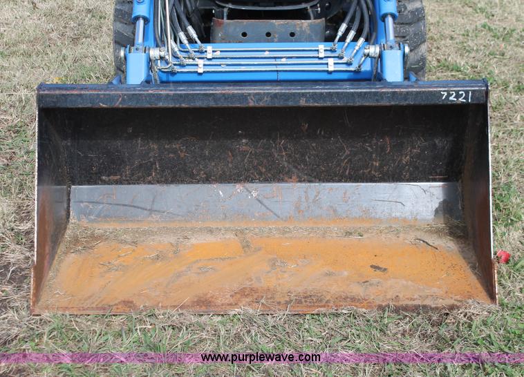 image for item H4179 New Holland TC18 tractor