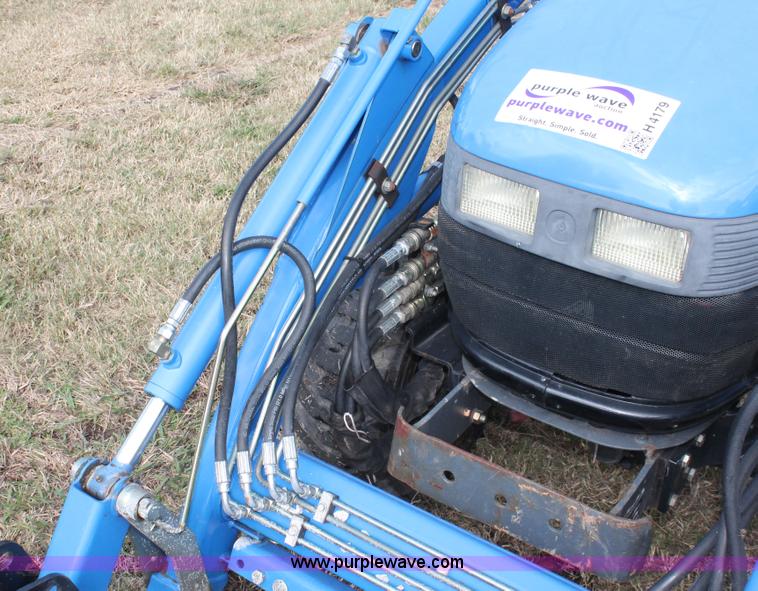 image for item H4179 New Holland TC18 tractor