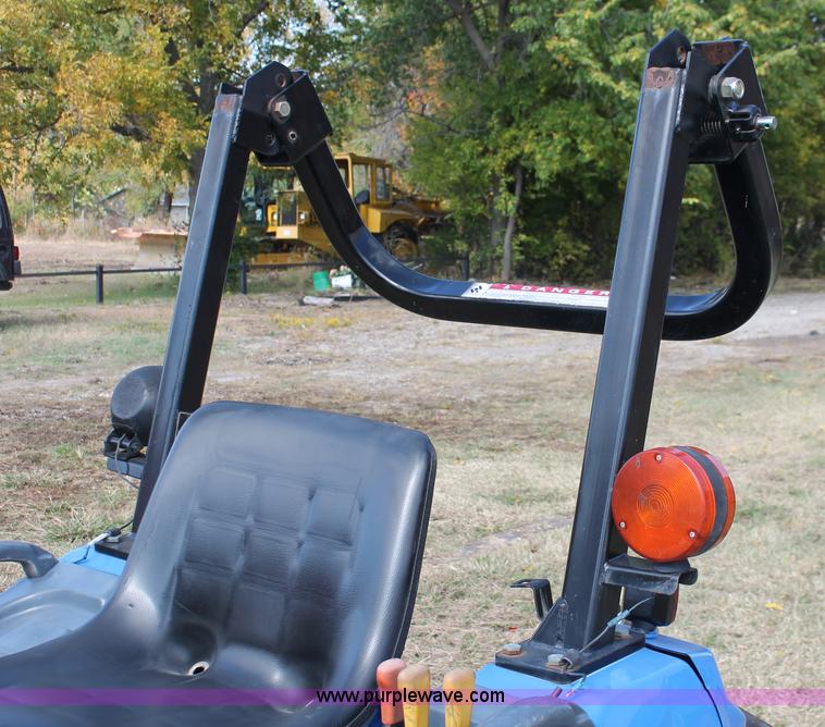 image for item H4179 New Holland TC18 tractor